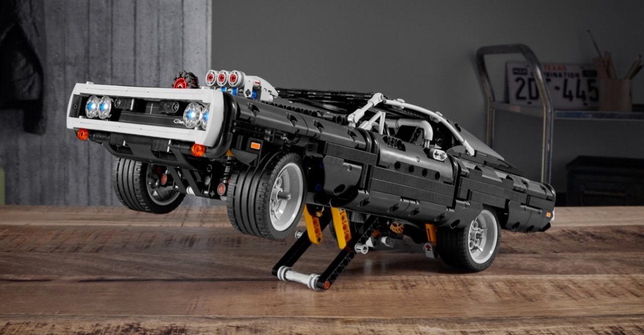 lego-fast-and-furious-dom-charger-1213077